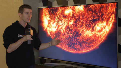 【官方双语】2.7mm!LG超薄4K大电视 - CES 2016#Linus谈科技